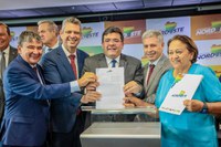 Ministro Wellington Dias participa da posse do novo presidente do Consórcio Nordeste