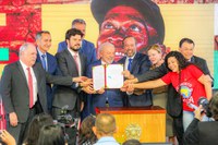 Nova lei garante energia gratuita a famílias inscritas no CadÚnico