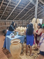Oficina de cestaria fortalece inclusão socioeconômica de artesãos indígenas no Amazonas