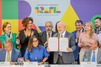 Presidente Lula envia ao Congresso proposta que institui a Política Nacional de Cuidados