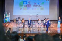 Programa Acredita forma 500 alunos em parceria com a UFF