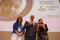 Reconhecimento de boas práticas e lançamento de livro marcam encerramento de encontro nacional sobre o Criança Feliz