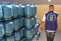 Redução dos preços dos combustíveis gera impacto direto em programas sociais