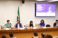 Secretária Letícia Bartholo defende investimento no CadÚnico e cashback tributário