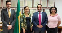 Secretário apresenta política de combate às drogas para embaixadora brasileira no Panamá