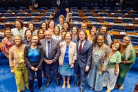 Senado aprova por unanimidade a Política Nacional de Cuidados, que vai para sanção presidencial