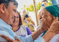 Wellington Dias conhece o Programa Tauá Solidário e assina protocolos de inclusão socioeconômica