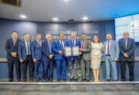 Wellington Dias participa de entrega de Título de Cidadania Teresinense ao ministro Carlos Lupi