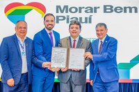 Wellington Dias participa de lançamento de cadastro do programa Morar Bem Piauí