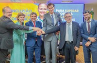 Wellington Dias recebe visita de banco internacional para ações conjuntas na área social