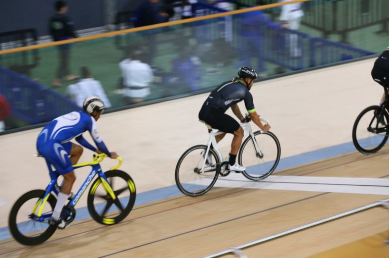 Velódromo do Parque Olímpico recebe atletas do Brasil e do exterior no Rio  Grappiling de luta livre esportiva — Ministério do Esporte