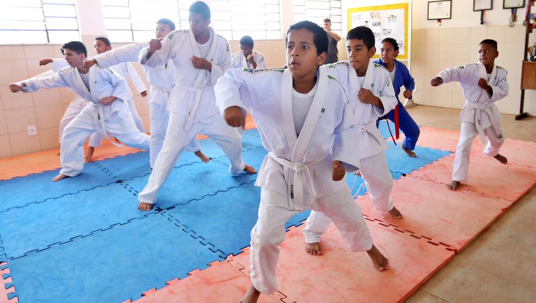 31_12_20_esporte_escolar.jpg
