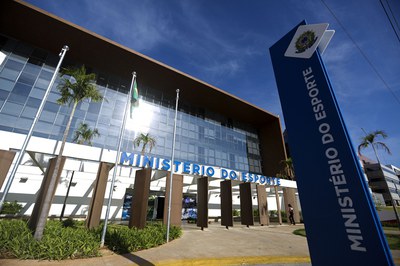 ministeriodoesporte_fachada_RobertoCastro.jpg