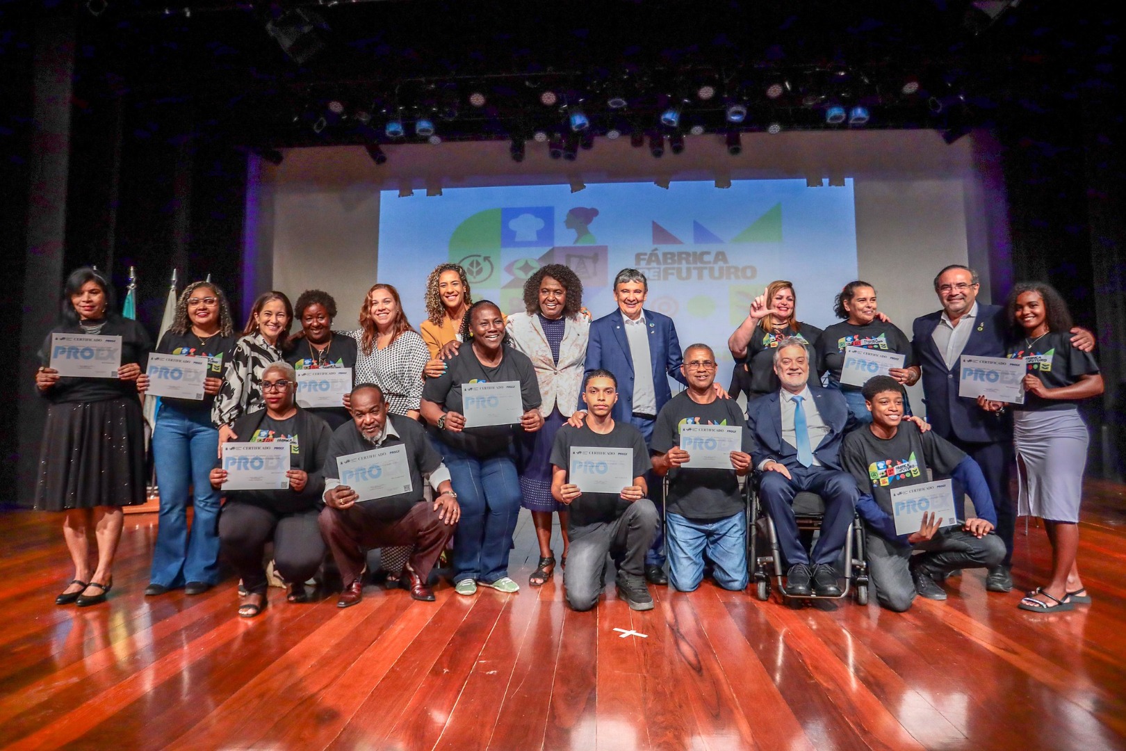 Programa Acredita forma 500 alunos em parceria com a UFF