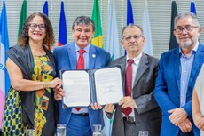 Em Recife, Wellington Dias participou da assinatura das parcerias. Agenda também incluiu participação no  3º Encontro Nacional da Economia de Francisco e Clara