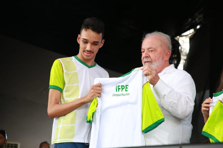 EDUCAÇÃO PROFISSIONAL E TECNOLÓGICA 