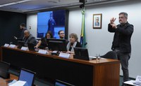 Câmara debate estatuto de intérpretes de Libras