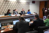 Camilo Santana apresenta avanços e desafios do MEC ao Senado