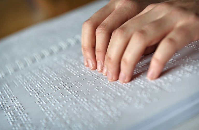 Foto Braille Internet.jpg