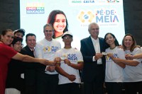 Pé-de-Meia vai beneficiar mais de 62 mil alunos em Goiás