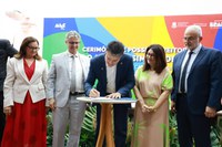 MEC empossa reitor da Universidade Federal de Campina Grande