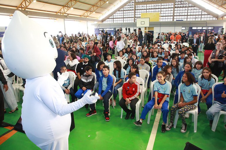 21.02.2024_zé gotinha com as crianças_LF.jpg