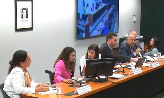 camara debate alfabetizacao.jpg