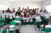 Ministro Camilo Santana visita escola em Crateús (CE)