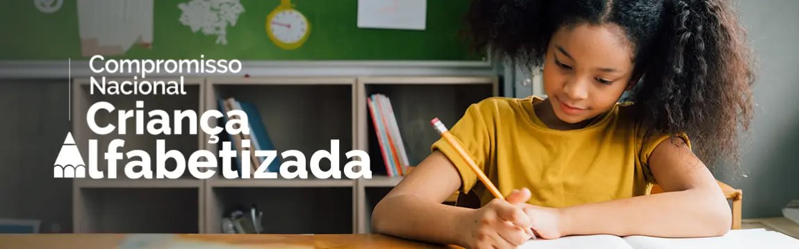 baner Criança Alfabetizada Criança estudando