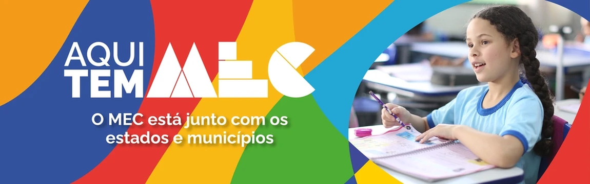 banner aqui tem mec imagem de criança em sala de aula