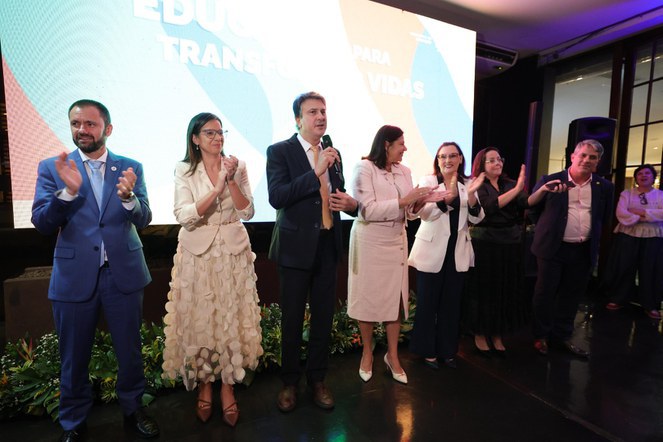 MEC entrega CNDB para reitores e professores da Rede Federal