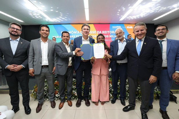 MEC empossa reitora da Universidade Federal do Tocantins