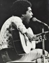 O músico Gilberto Gil durante o VII Festival Internacional da Canção, em setembro de 1972
