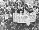 Padres e freiras acompanham estudantes em manifestação contra a ditadura no Rio de Janeiro em julho de 1968