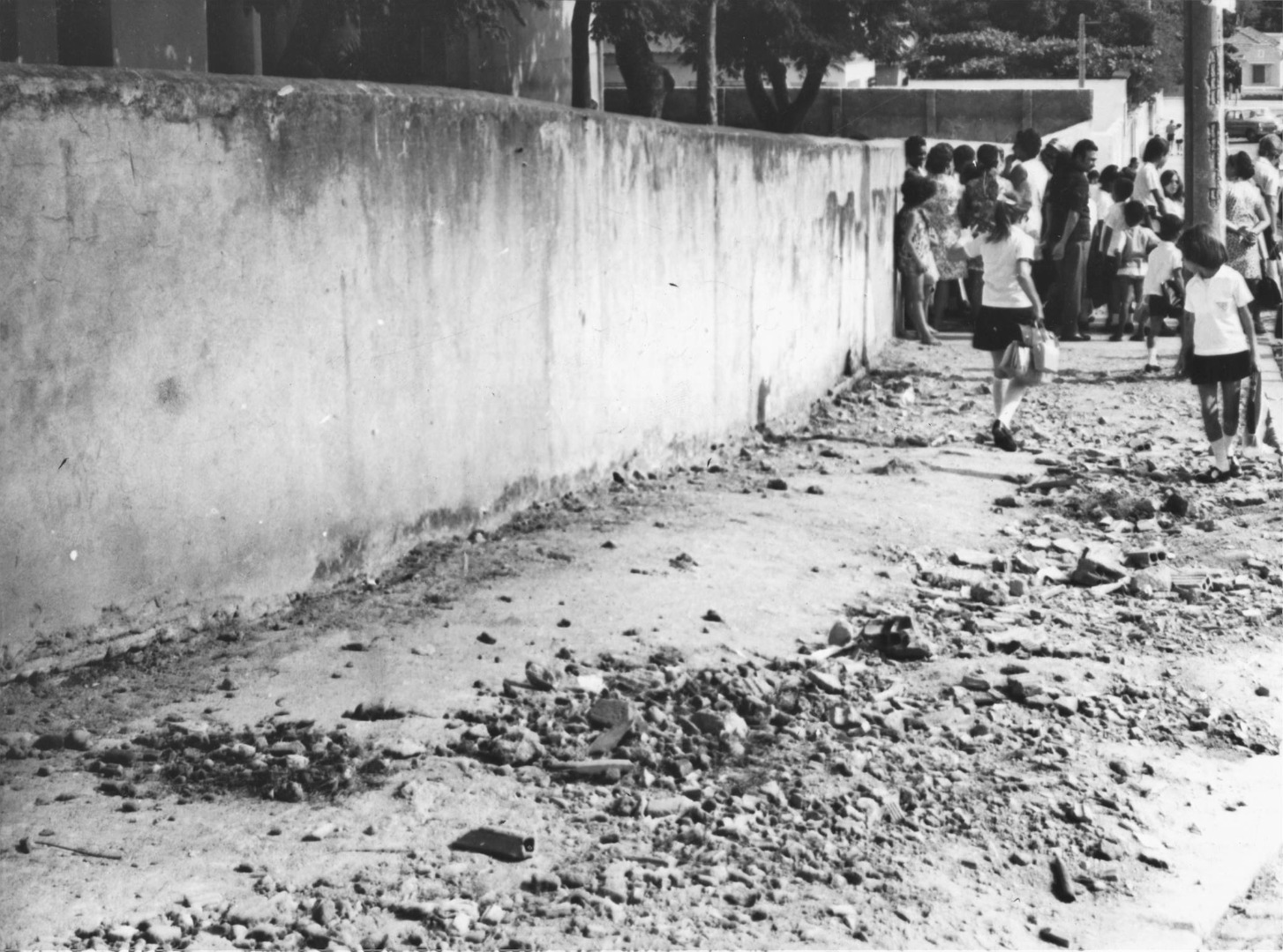 Crianças em conjunto habitacional em Del Castilho (RJ) em 1971