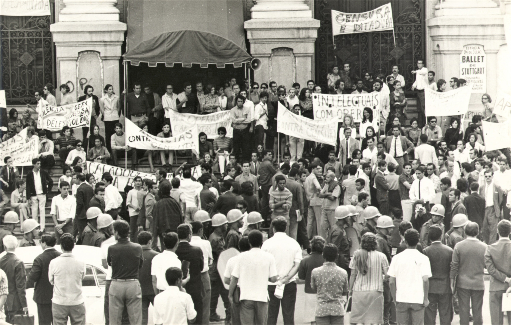 Manifestação contra a ditadura no Rio de Janeiro em julho de 1968