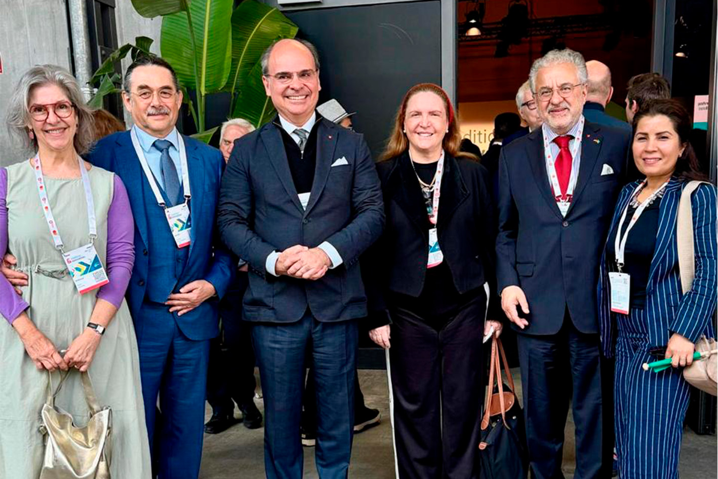 Fotos da comitiva durante o evento.