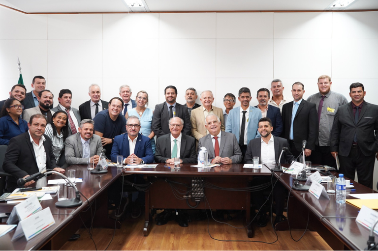 Ministério do Empreendedorismo apresenta políticas de apoio aos pequenos negócios a prefeitos do Pontal do Paranapanema