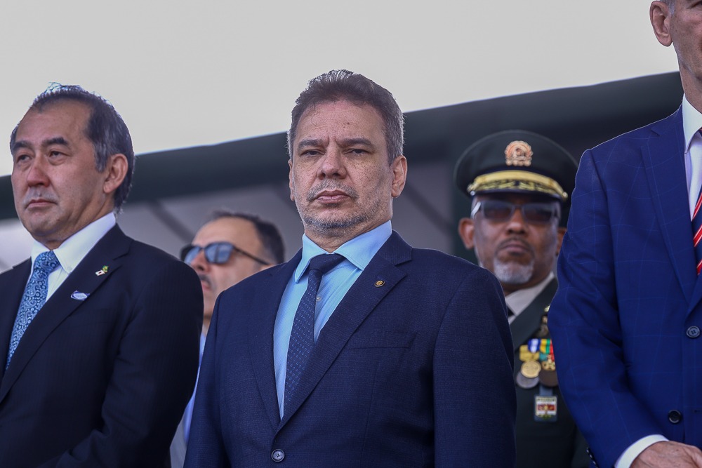 Ministro Wellington César Lima e Silva acompanha o evento ao lado de autoridades. Foto: Tom Costa/MJSP