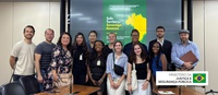 Estudantes e docentes da George Washington University participam de reunião no Palácio da Justiça