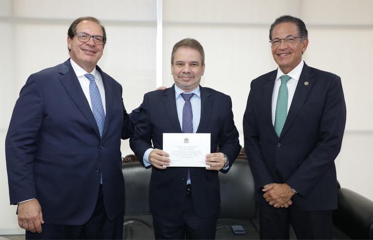O ministro Wellington César Lima e Silva durante encontro com o presidente e o vice-presidente do Superior Tribunal de Justiça (STJ), no Palácio da Justiça.jpeg