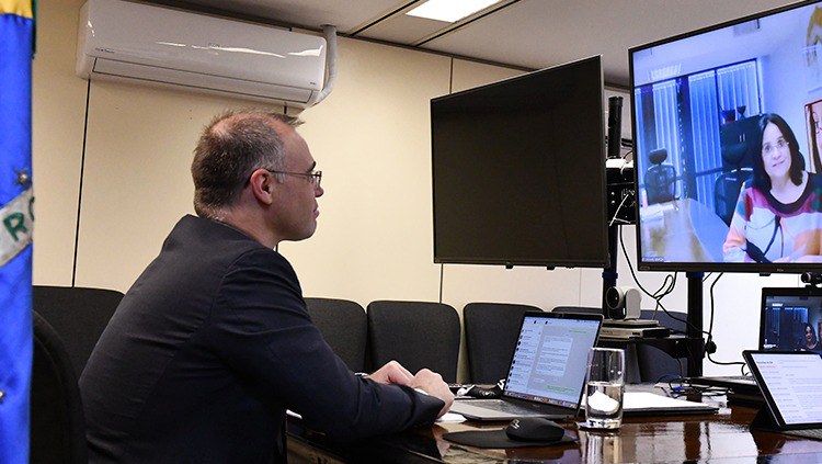 André Mendonça reforça compromisso do Ministério no combate à pedofilia e à prostituição infantil.jpeg