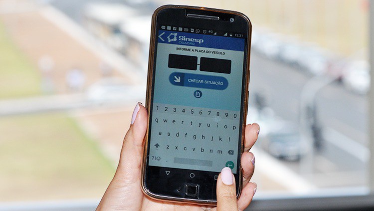 Aplicativo ajuda a recuperar 323 mil veículos e prender 69 mil condenados