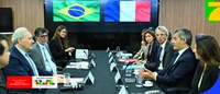Brasil e França reforçam cooperação no combate ao crime organizado e à desinformação