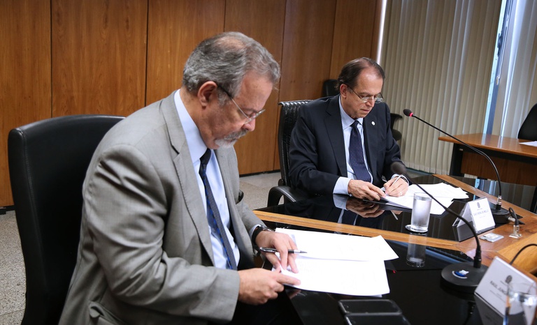 Ministros da Segurança Pública e do Trabalho
