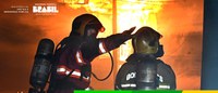 Curso prepara bombeiros para atuarem como instrutores de combate a incêndios em ambientes fechados