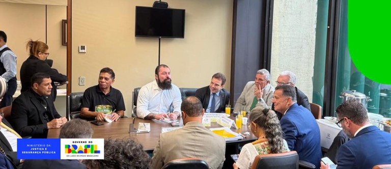 Em reunião na Comissão de Segurança Pública, ministro da Justiça discute PEC da Segurança com lideranças da Câmara