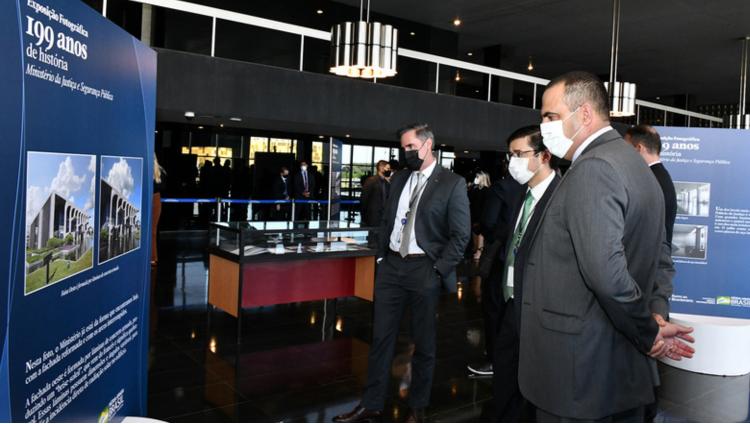 Exposição fotográfica marca os 199 anos do Ministério da Justiça e Segurança Pública.jpeg