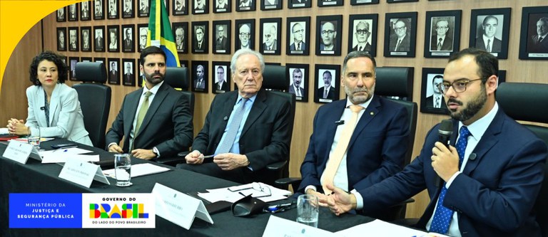 Lewandowski cria comitê para discutir casos de intoxicação por metanol e fortalecer cooperação com setor de bebidas