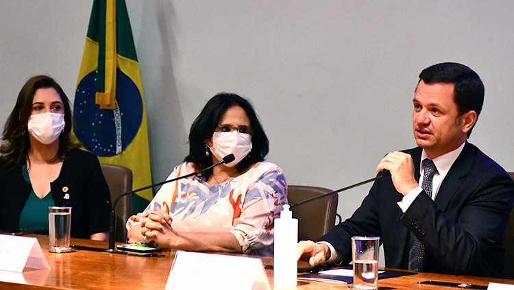 Ministério da Justiça e Cidadania discute com MP-SP medidas para acelerar  combate à violência contra a mulher — Ministério dos Direitos Humanos e da  Cidadania